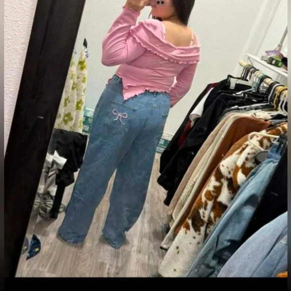 GlowEve Women's Elegant 3D Floral Asymmetric Hem Long Sleeve - Picture 8 of 8